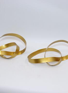 缠绕轻奢现代简约手工绕环几何摆件金属纸镇样板房售楼处软装饰品