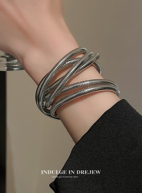 多层弹力b手镯女轻奢小众高级感气质手环配饰2023新款爆款复古手