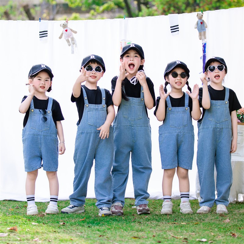 儿童演出服牛仔背带裤黑色T恤潮酷舞蹈服小学生运动会.开幕式班服
