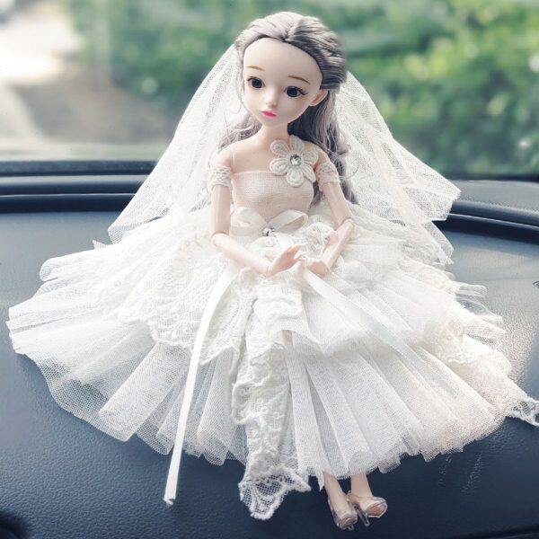 品白色汽车内饰芭比原创芭比娃娃汽车摆件婚纱车载女生日礼物摆设