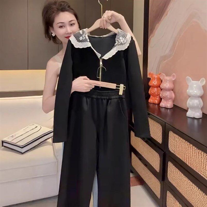 开春穿搭一整套2025新款蕾丝拼接连帽卫衣女休闲阔腿裤子两件套装