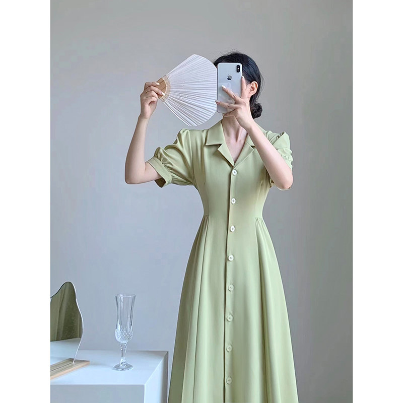 2024夏季新款女装裙子法式单排扣显瘦设计感小众温柔风简约连衣裙