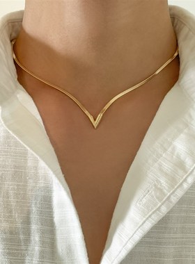 锁骨链男个性简约小众V形铜扁蛇链项链美式潮牌搭男生蛇骨链潮流