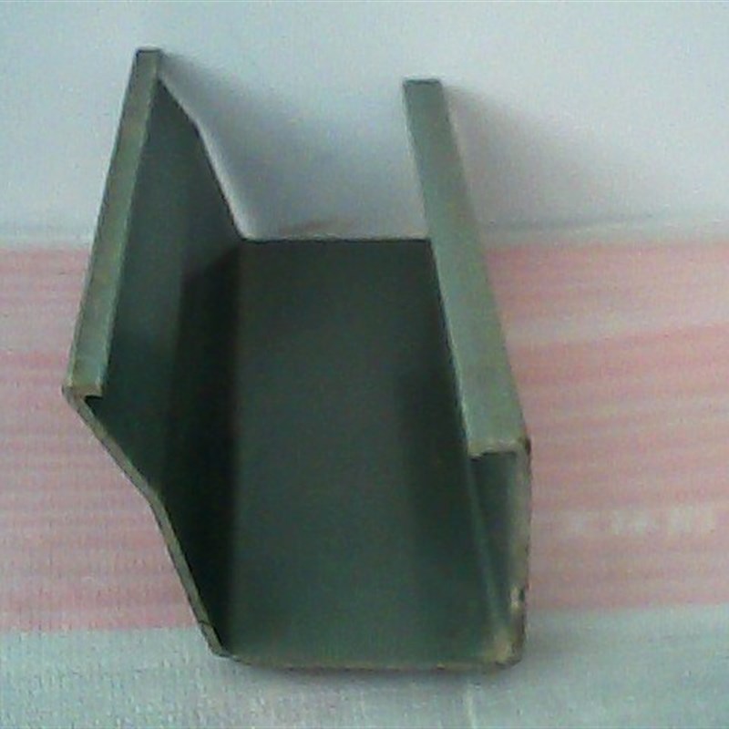 鸡用料槽.鸡笼子料槽长度3.8米.兽用器械