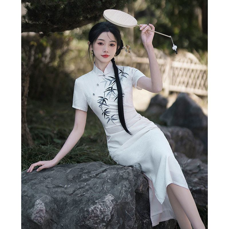 新中式日常旗袍2025新款女夏季改良年轻款少女竹子刺绣国风连衣裙