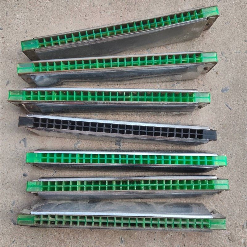 老物件口琴怀旧7080年代铁皮口风琴古玩收藏影视道具怀旧乐器玩具