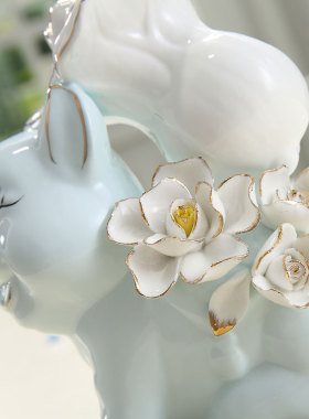 轻奢陶瓷猪一对招财猪发财瓷器小猪家里客厅酒柜家居装饰品小摆件