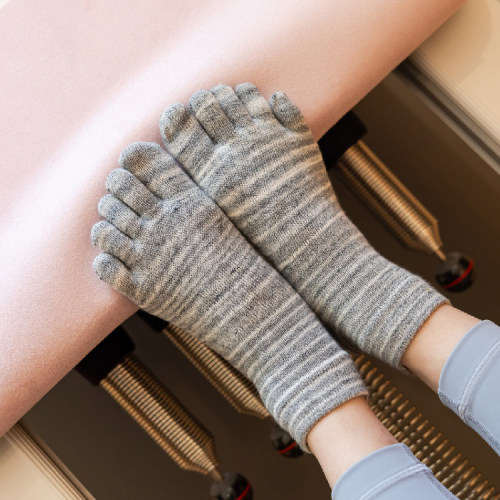 Sugaroff-高筒系列 专业瑜伽普拉提防滑袜子女中筒五指袜保暖室内