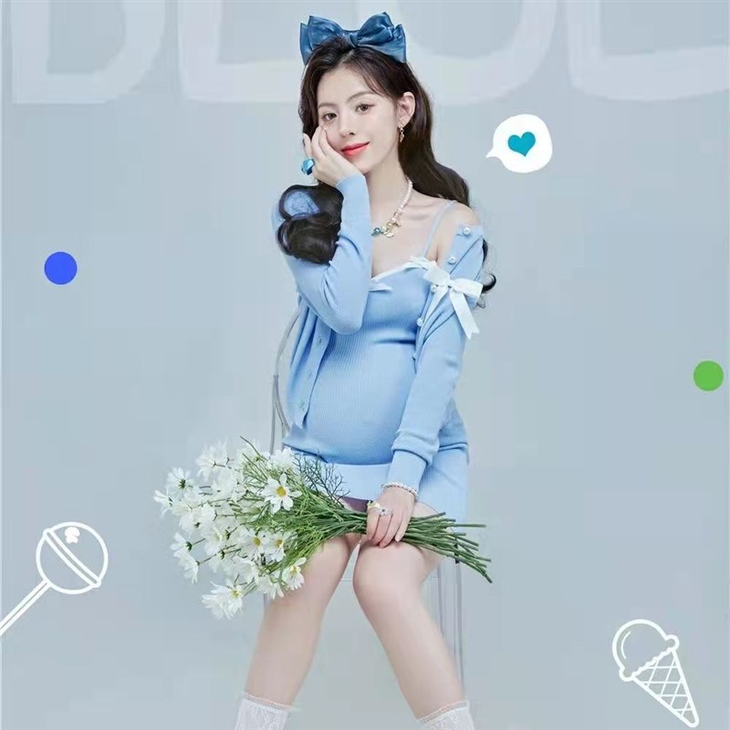 孕妇拍照影楼私房照新款小清新孕妇写真艺术照蓝色套装摄影大肚照