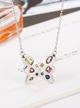 彩色蝴蝶吊坠项链夏季小众设计z感气质锁骨链高级感个性颈链配饰