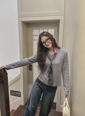 2025秋冬装新品V领浅蓝通勤修身显瘦邂逅悠然款热销打底衫