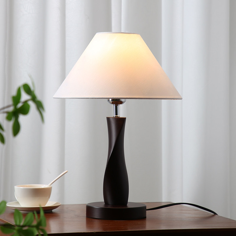 ?新中式简约现代实木台灯卧室床头灯温馨家用书桌中古氛围民宿调