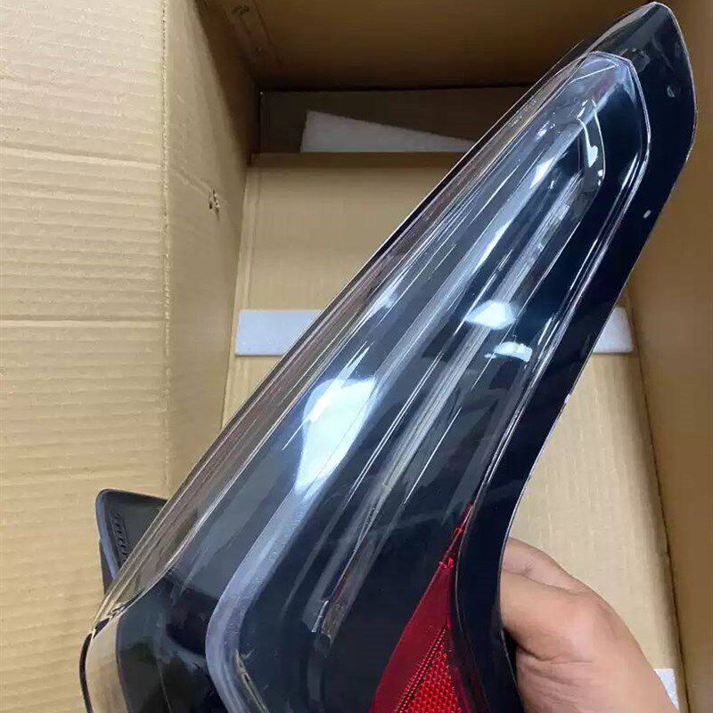适用凯迪拉克XT5运动后尾w灯总成后车灯大灯后刹车灯总成防撞尾灯