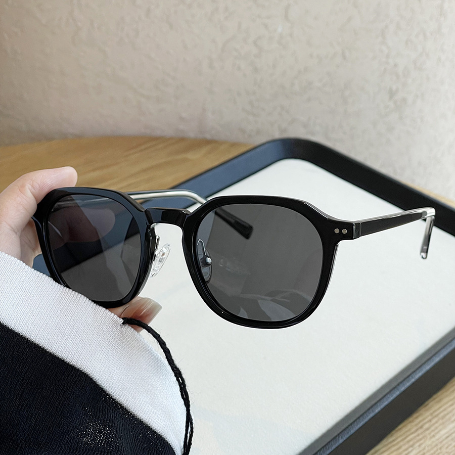 日本品质TR90板材脚新款墨镜女高级感防紫外线偏光太阳镜男眼镜配