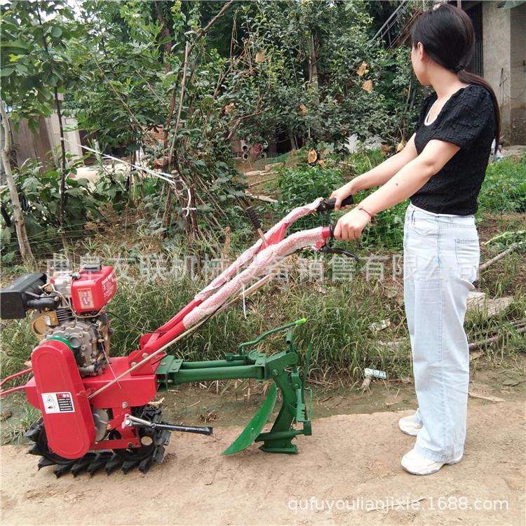 自走式柴油四驱微耕机手扶式果园旋耕机风冷二冲程履带式耕耘机