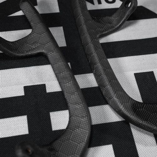 春风ZEEHO极核电动车AE8改装蜂窝哑光碳N纤维后扶手尾翼后座拉手