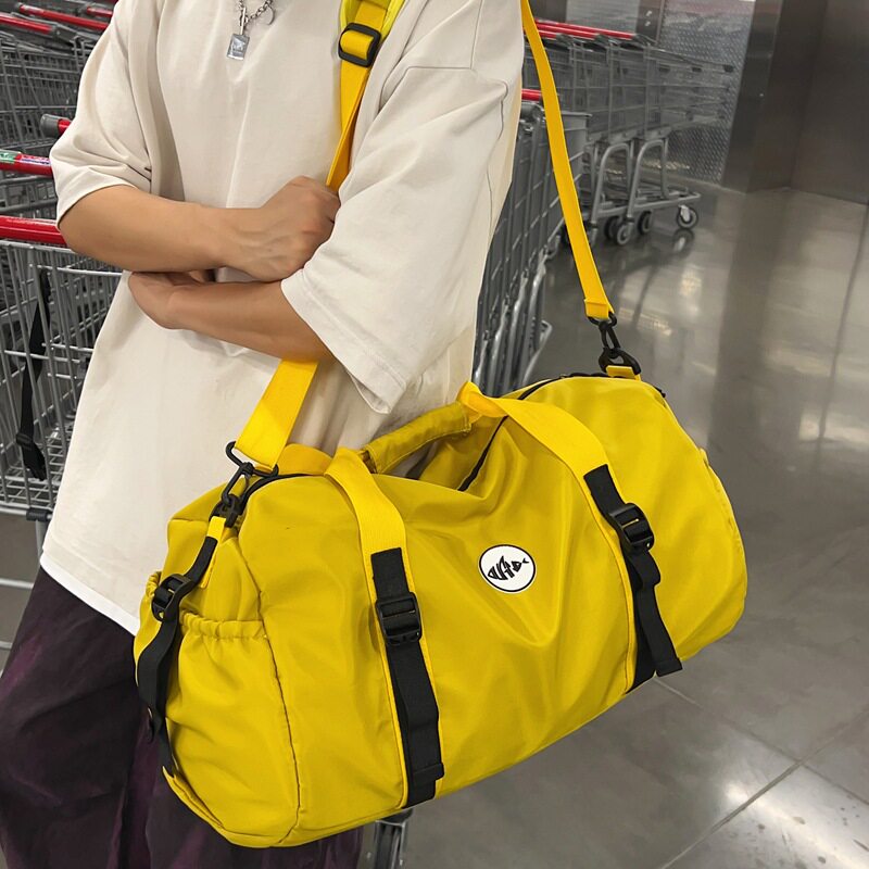 健身包男款旅游手提包日式斜挎运动包男轻便短途外出大容量旅行包