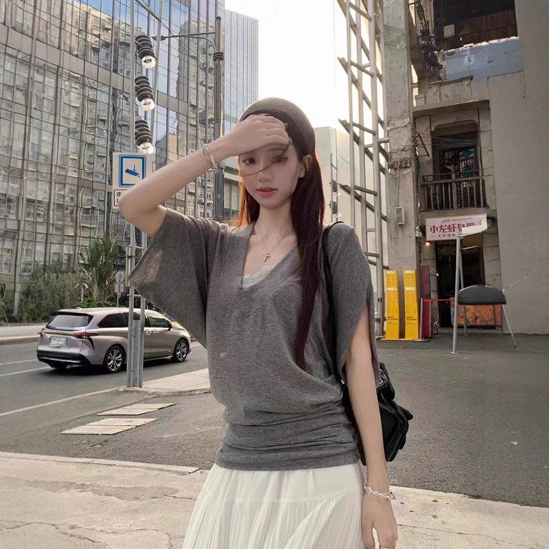 夏季收腰设计感斜肩v领慵懒上衣罩衫露肩T恤女风白色一字肩蝙蝠袖
