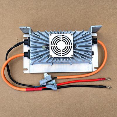 适用金彭D70T90充电器S70D90电动车充电机金鹏金彭7215车载充电器