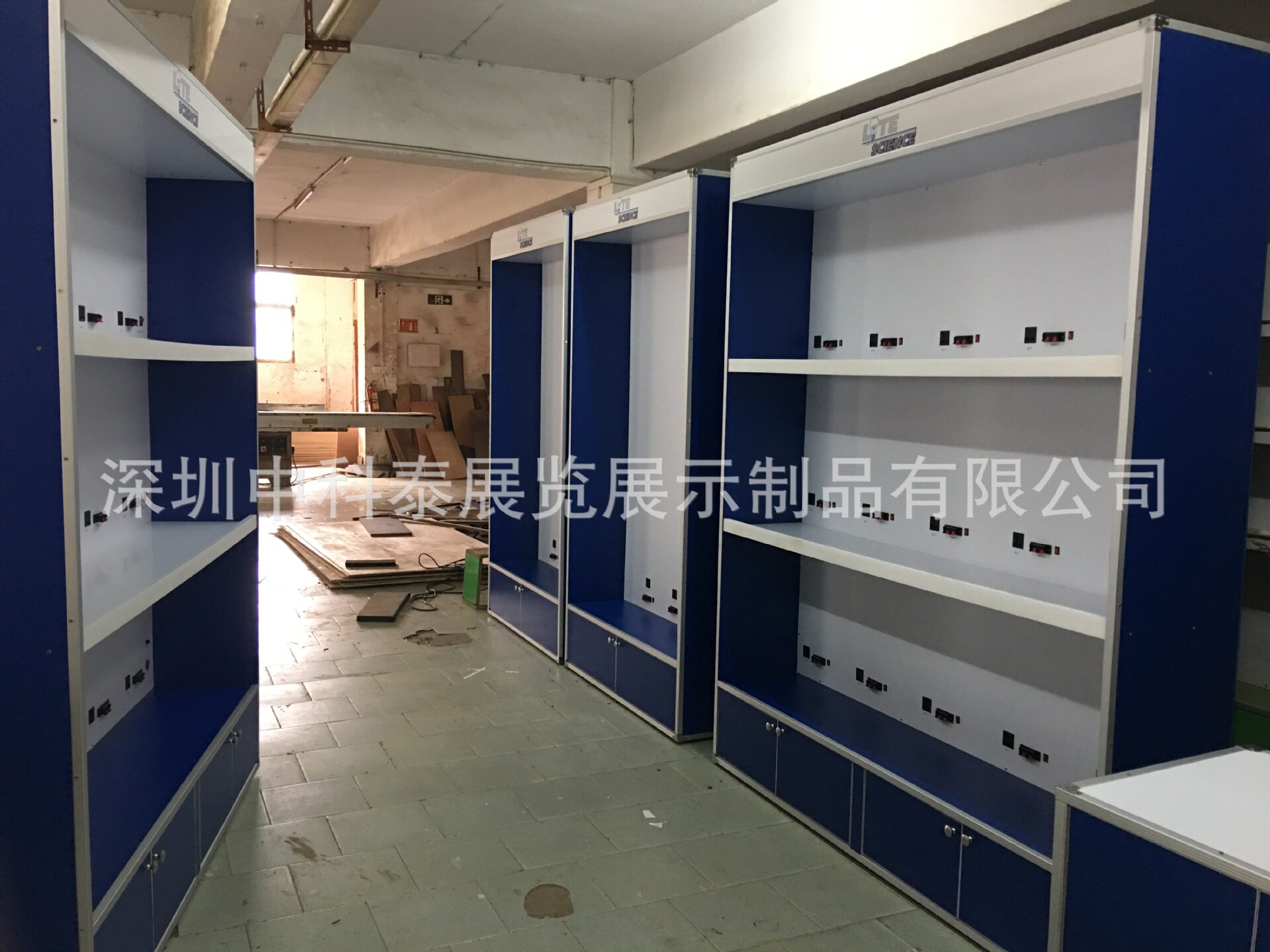 厂家专业设计定 制LED展示柜LED灯具展示架多功能测试架