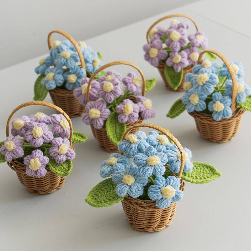 针织永生花桌面装饰摆件手工毛线钩织泡芙小花盆栽新款小蓝花