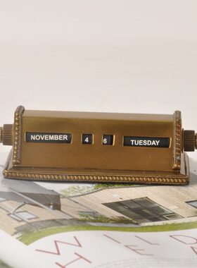 样板间搭配高档复古日历摆件家居摆设黄铜进口手工软装台历书房