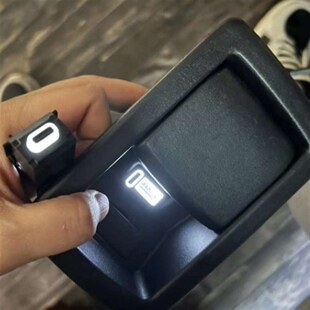 适用于30d/40系埃尔法三排车充 威尔法后排无线充电器改装配件