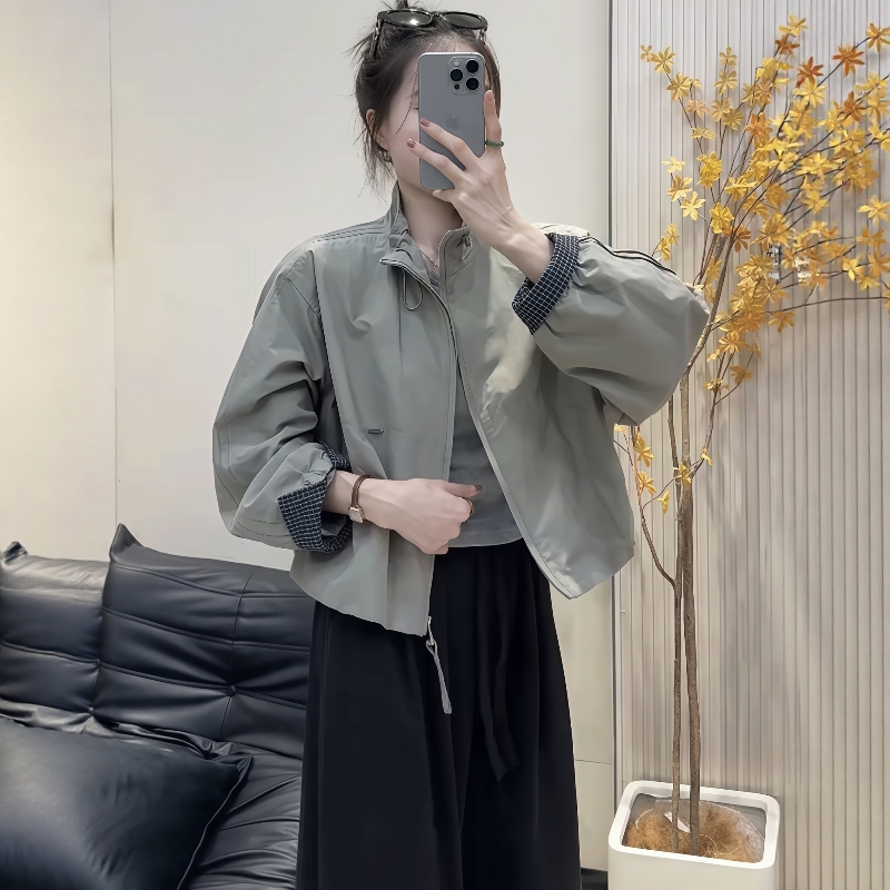 立领休闲短款冲锋衣外套女
