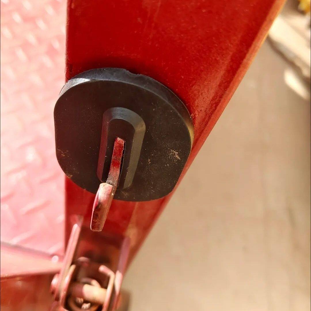 摩托三轮车厢加厚防震降噪胶垫电动三轮车防撞锁扣防护缓冲垫片