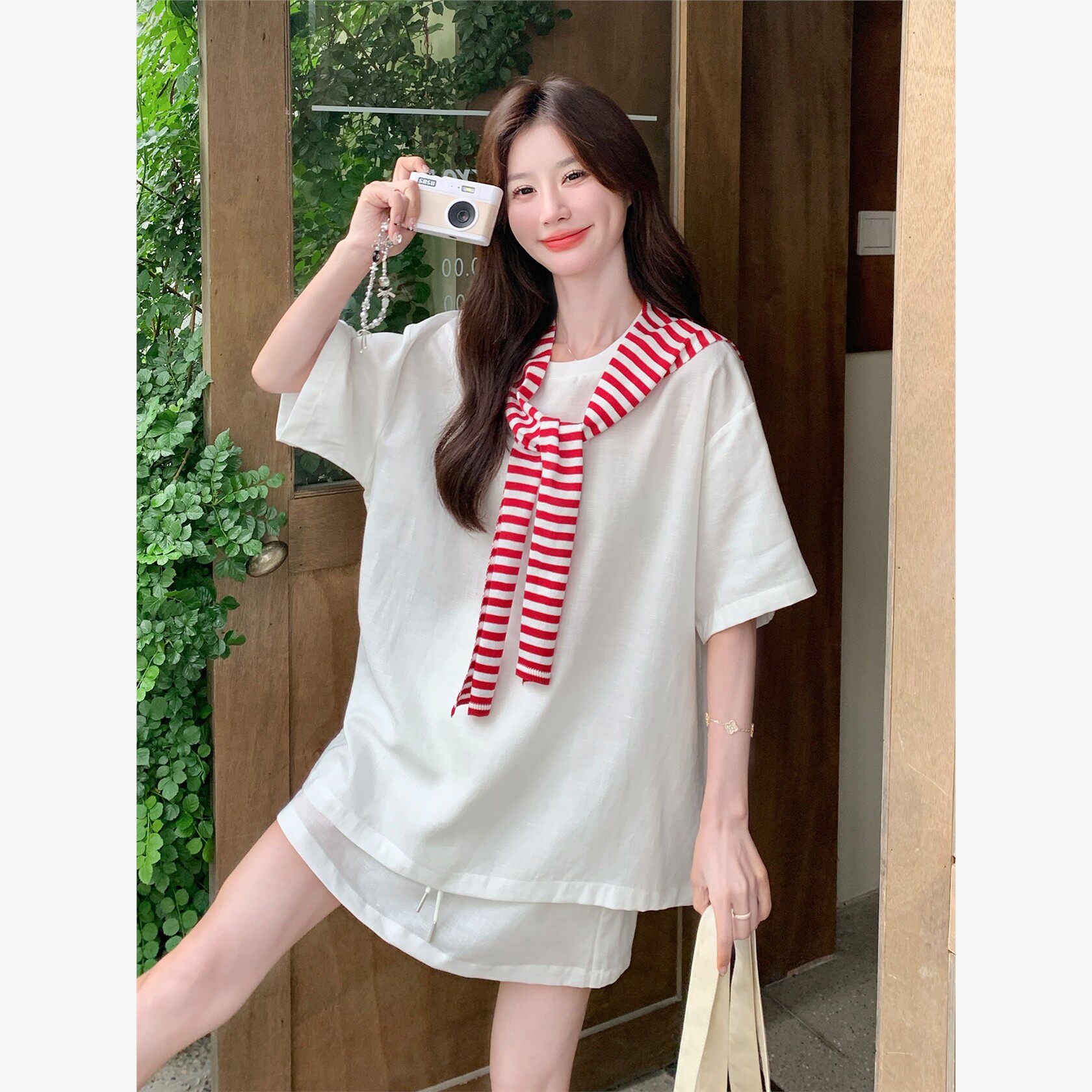 白色韩国女性休闲运动套