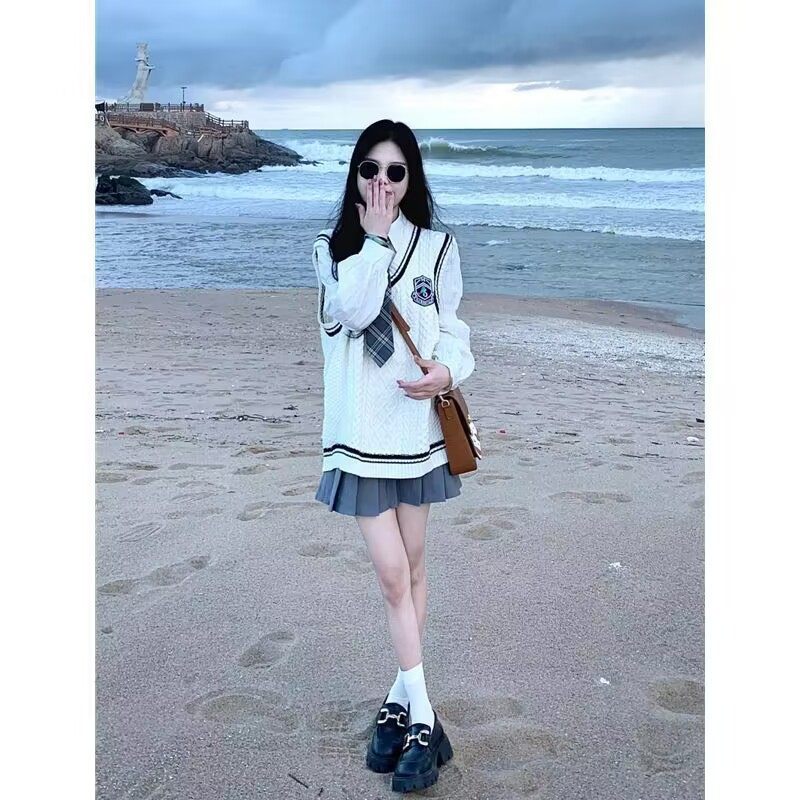 【三件套装】学院风洋气百搭毛衣针织马甲背心女Polo领衬衫百褶裙,女装/女士精品,休闲运动套装,淘宝优惠券,粉丝福利购,淘宝优惠卷