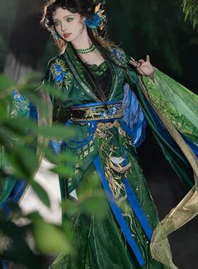 汉服女春秋新款竹叶青蛇年战国袍