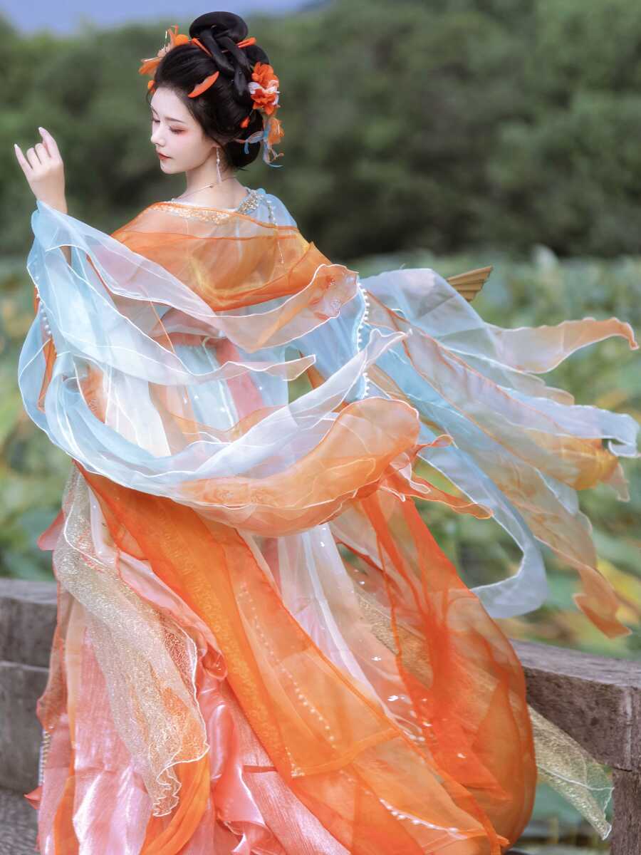 新款汉服女红凌锦鲤诃子裙超仙刺绣大袖衫国风齐胸汉元素春夏套装