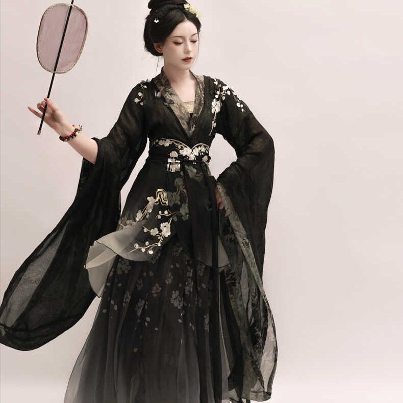 武侠风套装梅花不染尘汉服