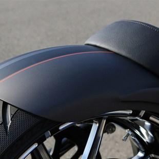 美国产M8哈雷软尾肥仔突破者改装 2I50短泥瓦宽胎套件后挡泥板 240