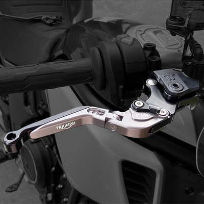 适用凯旋三叉戟660Trident660 改装离合牛角刹车省V力拉杆手柄手