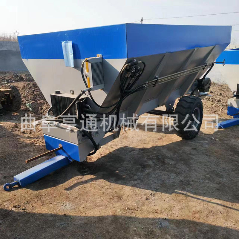 出口大型四轮牵引式撒粪车 牛粪抛撒车 大型农场有机粪便撒肥车