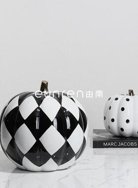 爆款北欧创意波点南瓜树脂摆件现代酒柜样板间儿童房家居茶几软装