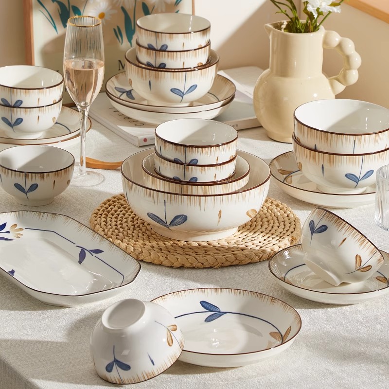 日式陶瓷饭碗家用2025新款特别好看的米饭碗高颜值吃饭碗菜盘