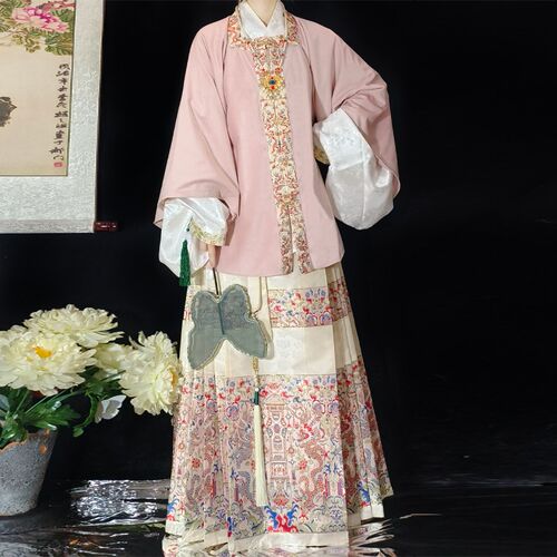 冬季汉服妆花马面裙新品加绒大码粉色保暖方O领对襟明制短袄梯形