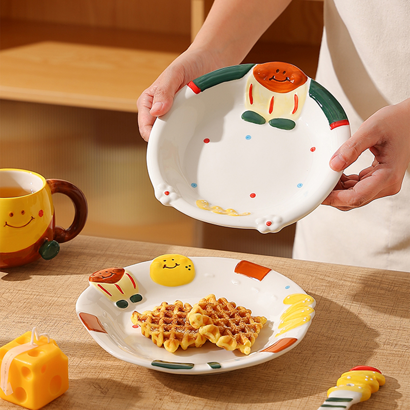 2025年新款家用釉下彩餐具勺子陶瓷盘子高颜值碗碟儿童卡通浮雕碗