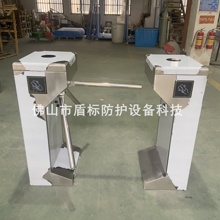 医院出入口通道单向三杆转闸 智能刷卡进出三滚匝 不锈钢三叉档杆