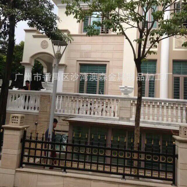 广州工厂直销特价款护栏铁栏杆欧式铁艺简单大方围墙护栏铁艺栅栏