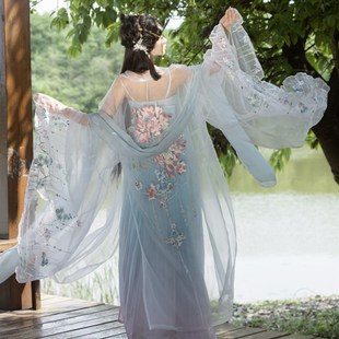 初见青黛原创汉服黑粉唐制诃子群汉元素重工刺绣大袖衫仙气非古装