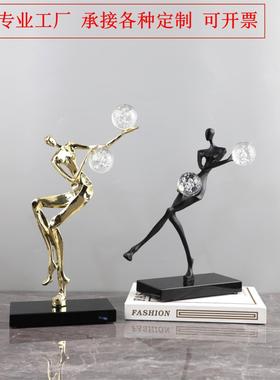 爆款北欧创意金属杂技人物雕像摆件样板间玄关书房酒柜电视柜家居