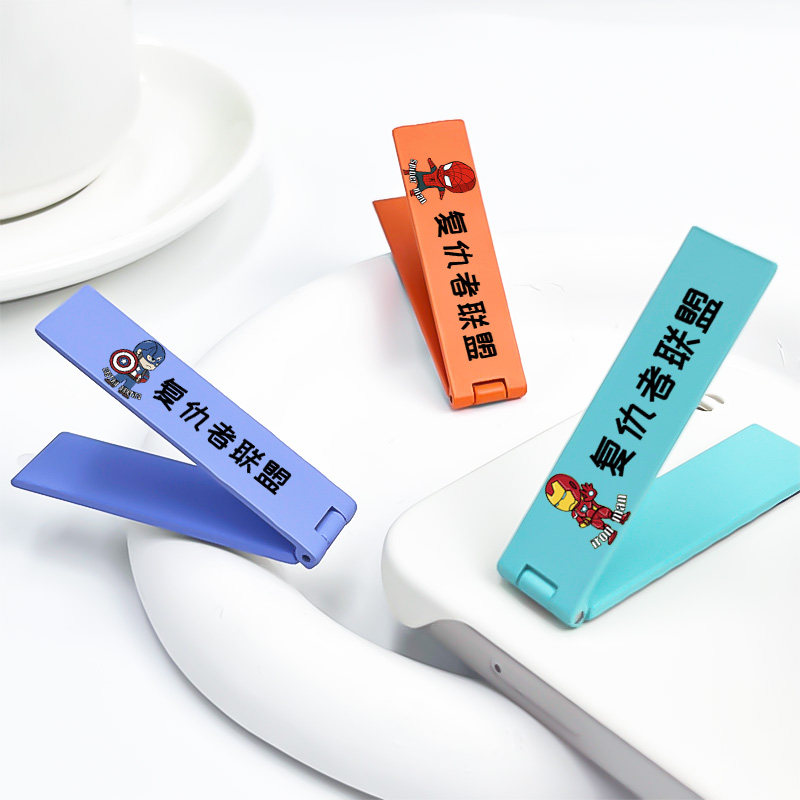 复联卡通可爱钢铁侠手机折叠支架粘贴背贴便携桌面金属可爱隐形新款网