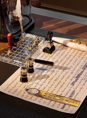 现代轻奢书房复古装饰组合摆件样板间客厅饰品铜座钟尺子玻璃罩