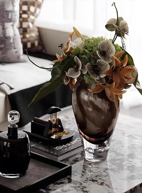 现代轻奢客厅餐厅洽谈区桌面玻璃花器酒具雪茄样板间组合装饰摆件