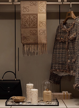 现代中古风样板间衣帽间围巾包包蜡烛软装摆件女士衣柜饰品装饰品