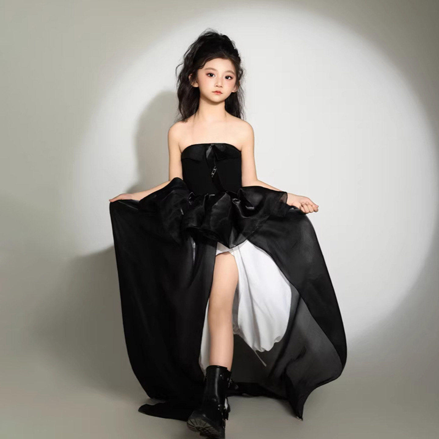 变装秀儿童走秀礼服一秒变装少儿模特比赛服装黑白拖尾女孩演出服